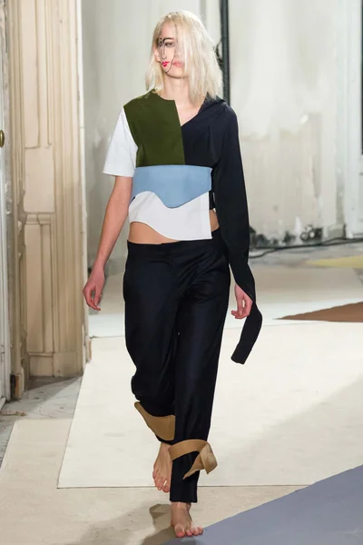 Look 15